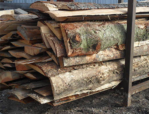 stock de bois pour les particuliers et les professionnels